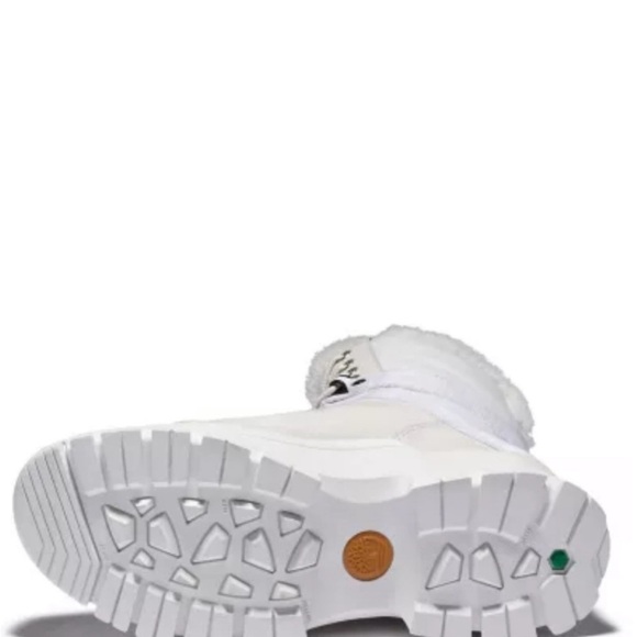 Timberland White Winter Boots with Chunky Sole - Picture 4 of 7